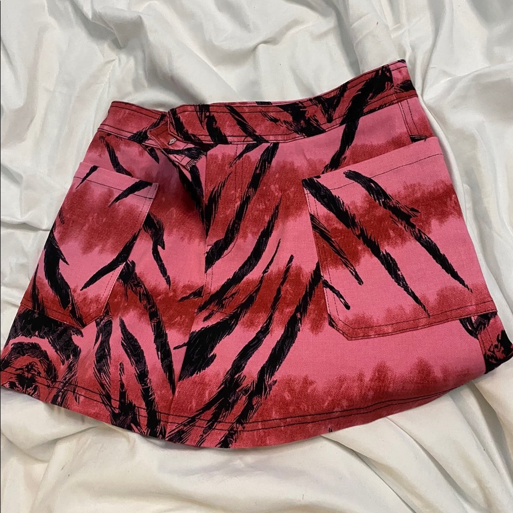 I Am Gia Siren Tiger Print Mini skirt in pink
& black